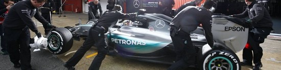 Mercedes-survole-la-premiere-journee