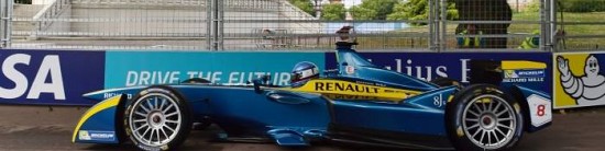 Sebastien-Buemi-et-e-dams-Renault-en-pole-de-la-course-1