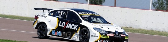 Renault-decroche-le-titre-de-Vice-Champion-2015-de-SuperTC2000