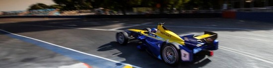 Que-la-ville-lumiere-fasse-briller-les-Renault-e-Dams