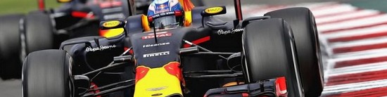 Vettel-penalise-Ricciardo-recupere-la-troisieme-marche-du-podium