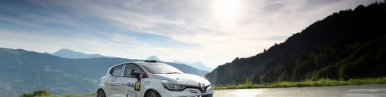 Renault-Sport-Racing-Team-au-depart-du-Rallye-Monte-Carlo