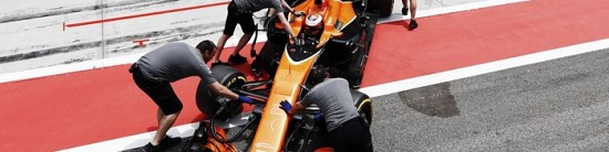 McLaren-Renault-met-les-bouchees-doubles-pour-preparer-2018