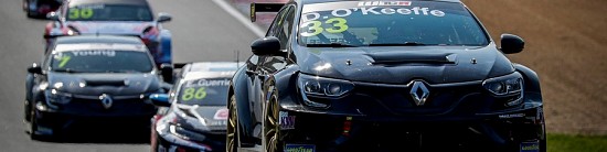 Renault-debute-positivement-son-aventure-en-WTCR