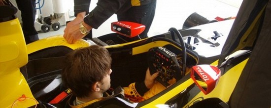 Charouz-et-D-Ambrosio-en-piste-pour-Renault-F1