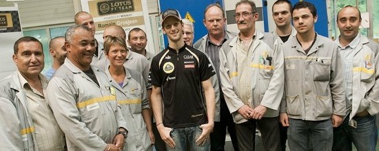 Romain-Grosjean-de-passage-a-l-usine-Renault-de-Cleon