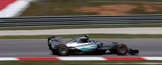 Sepang-EL3-Mercedes-toujours-devant-Ferrari-en-embuscade