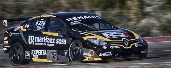 STC2000-Renault-lance-sa-saison-2016-par-une-victoire