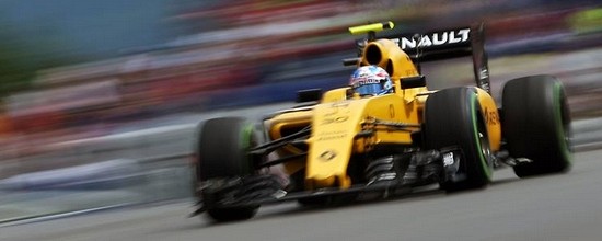 Renault-penalise-par-la-voiture-de-securite
