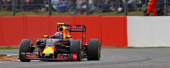 Verstappen-devant-Ricciardo-pour-une-belle-deuxieme-ligne