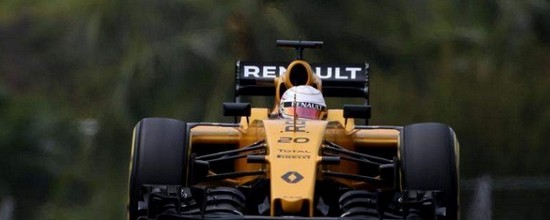 Renault-retrouve-quelques-couleurs-a-Sepang