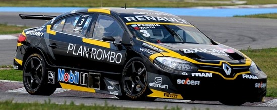STC2000-Renault-sacre-Champion-d-Argentine-2016