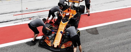 McLaren-Renault-met-les-bouchees-doubles-pour-preparer-2018