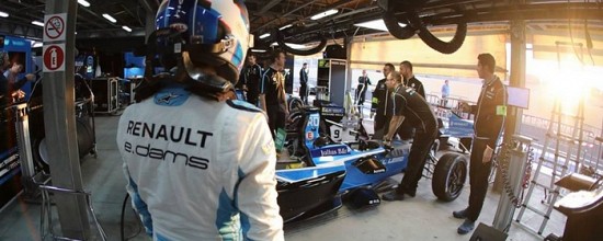 Journee-solide-pour-Renault-et-ses-equipes-au-Rookie-Test