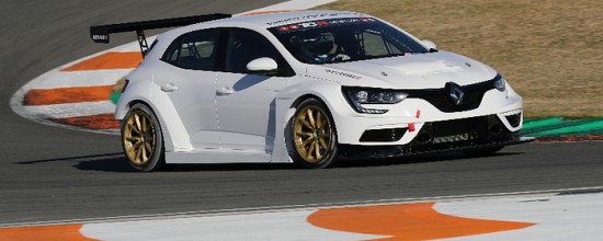 Premiere-apparition-sur-piste-officielle-de-la-Renault-Megane-IV-TCR