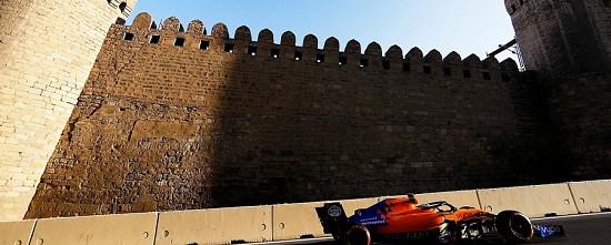 Baku-Vendredi-Une-premiere-journee-animee-pour-Renault-McLaren-et-consorts