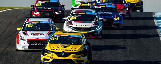 La-Renault-Megane-R-S-TCR-obtient-un-nouveau-podium