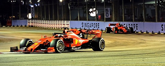 Singapour-Course-Sebastian-Vettel-victorieux-et-un-double-Ferrari