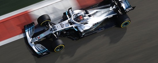 Abu-Dhabi-Course-Lewis-Hamilton-s-impose-une-fin-de-course-difficile-pour-le-clan-Renault