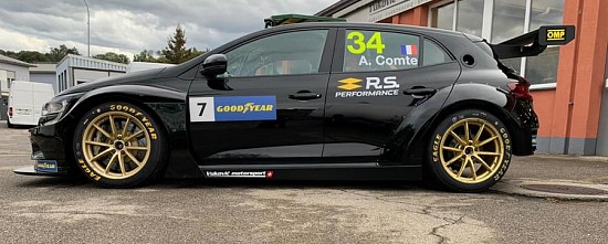 Renault-s-offre-un-nouveau-pilote-en-WTCR-et-une-version-TC4-de-la-Megane