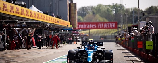 Imola-EL1-la-premiere-marque-pour-Mercedes-touchette-pour-Esteban-Ocon